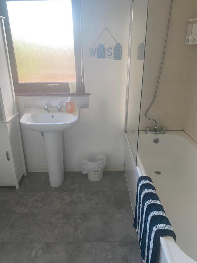 Claire'S Airbnb 2 Белфаст Екстериор снимка