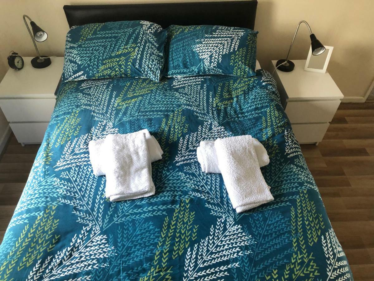 Claire'S Airbnb 2 Белфаст Екстериор снимка