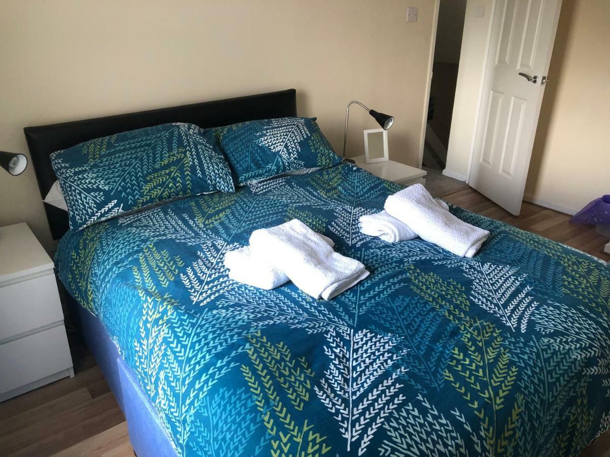 Claire'S Airbnb 2 Белфаст Екстериор снимка