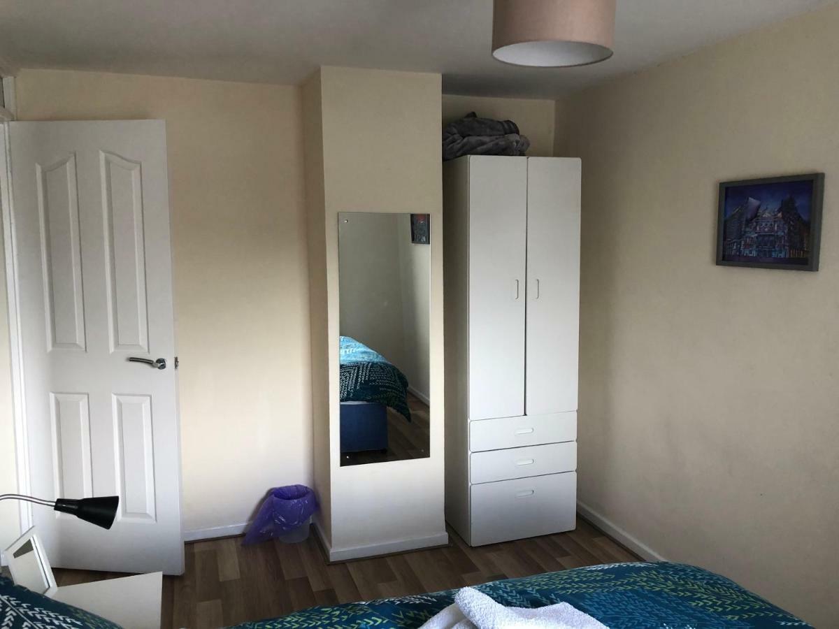 Claire'S Airbnb 2 Белфаст Екстериор снимка